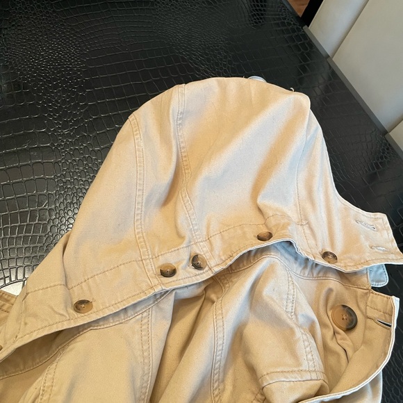 Gap Trench Coat - Picture 6 of 8